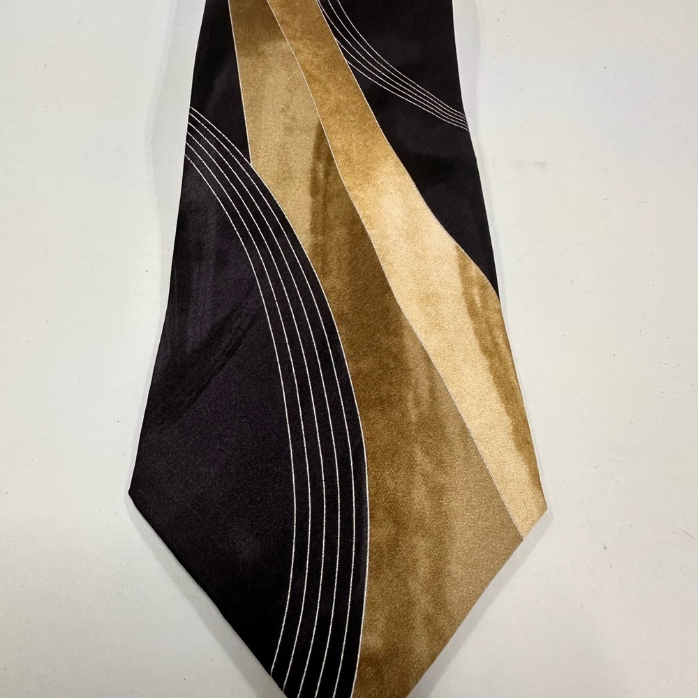 Elegant Black and Gold Men's Tie